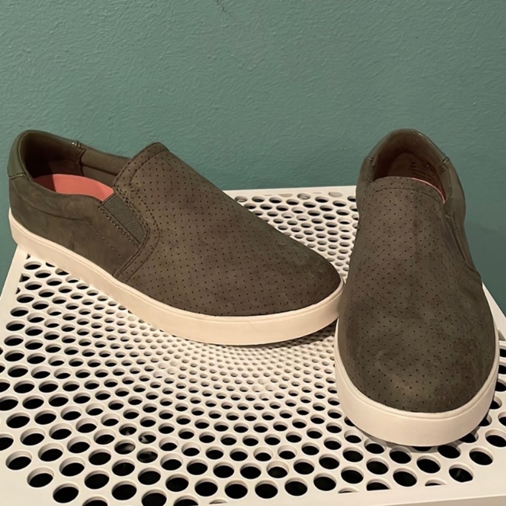 NWOT Dr. Scholl’s slip on sneakers